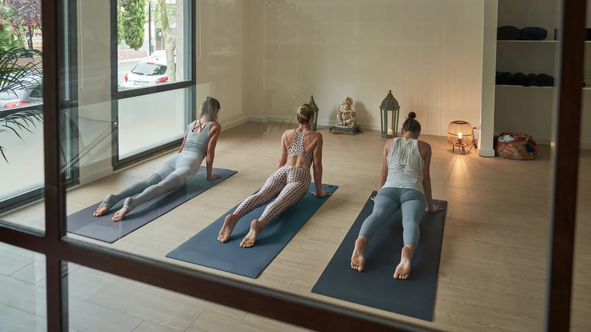 Estudio pequeño de yoga optimizado con distribución inteligente
